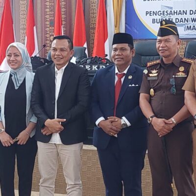 Rapat Paripurna DPRD Konawe, Yusran Akbar dan Syamsul Ibrahim Disahkan Sebagai Bupati dan Wakil Bupati Konawe Masa Bakti 2025-2030